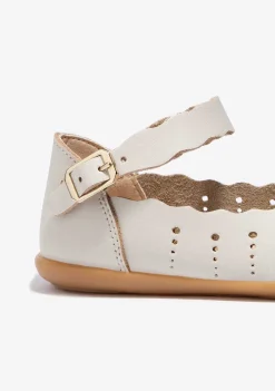 Sapatos De Cerimónia-Conguitos Bailarinas Com Ondas De Fivela Bege