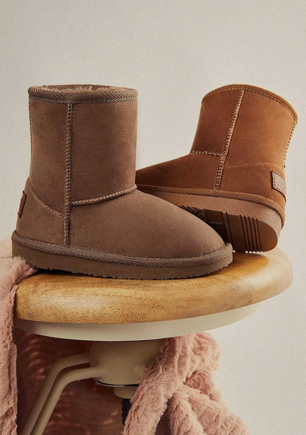 Botas-Conguitos Botas Australianas Com Logotipo Bronzeado Repelente De Agua Em Preto E Branco