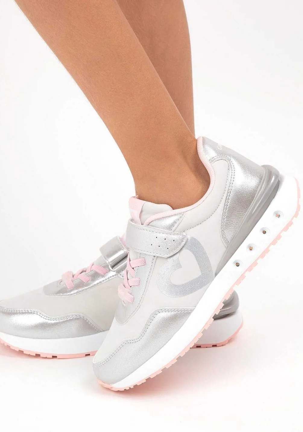 Tênis Com Luzes-Conguitos Tênis Feminino Coracao Prateado Com Luzes